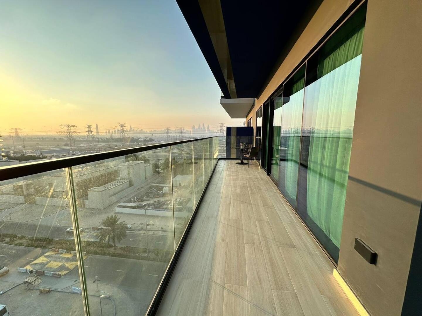Roomy 1 Bedroom With Pool View * Dubai